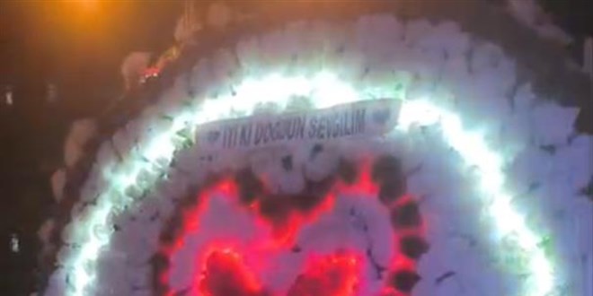 ekiciyle trafikte 'yi ki dodun sevgilim' srprizi pahalya patlad