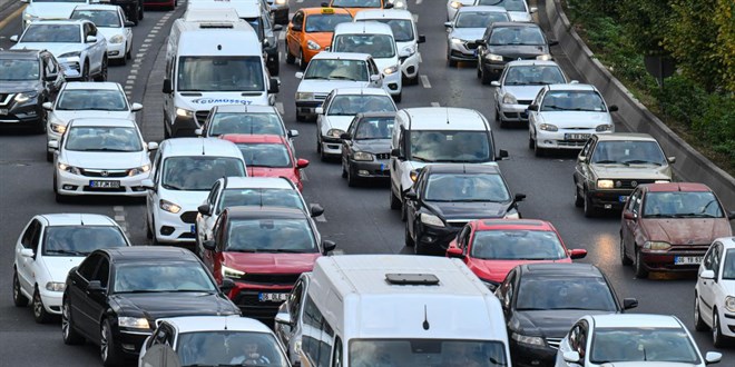 Trafikteki toplam araç sayısı 191 bin 406 arttı