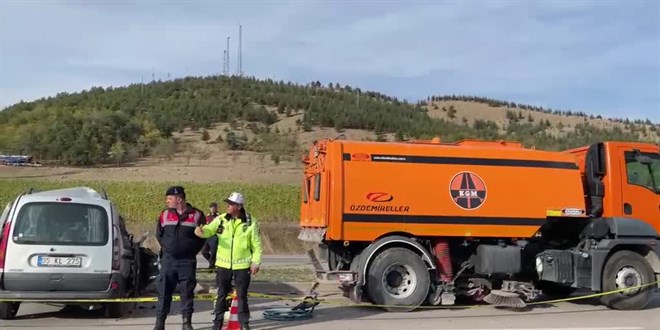 Amasya'da kamyonla arpan hafif ticari arataki 4 kii ld