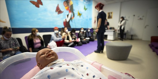 Gebe okullarında diş sağlığı hamlesi: İki ayda 4 bin 555 gebeye ulaşıldı