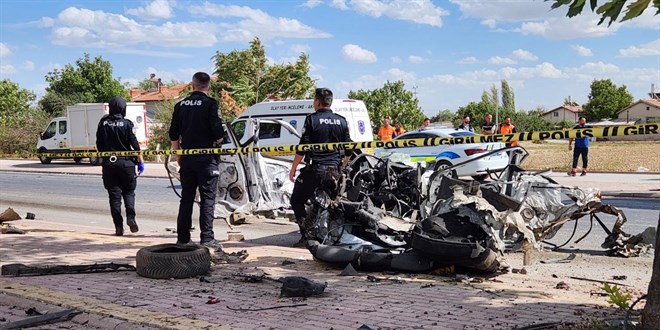 229 KM Hzla Gelen Ara, Cuma Namazna Giden retmeni Hayattan Kopard
