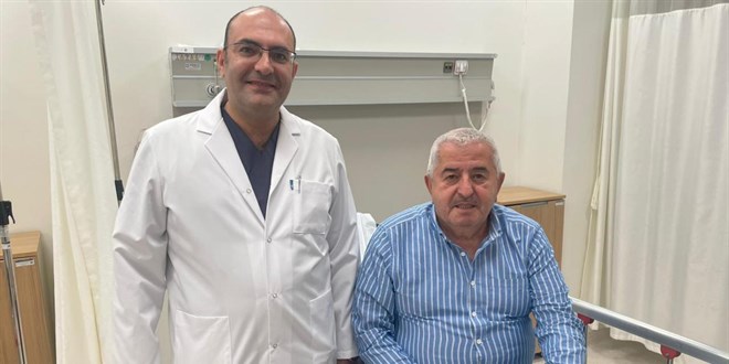 Yemek borusuna takılan 4 santimetrelik kemik endoskopiyle çıkarıldı