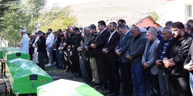 Amasya'daki trafik kazasında aynı aileden 4 kişi toprağa verildi