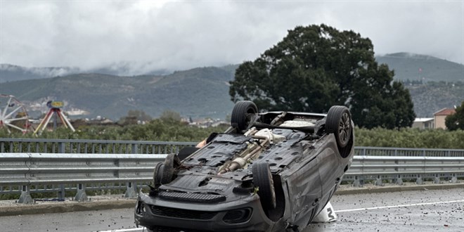 Bursa'da takla atan aratan mucize kurtulu