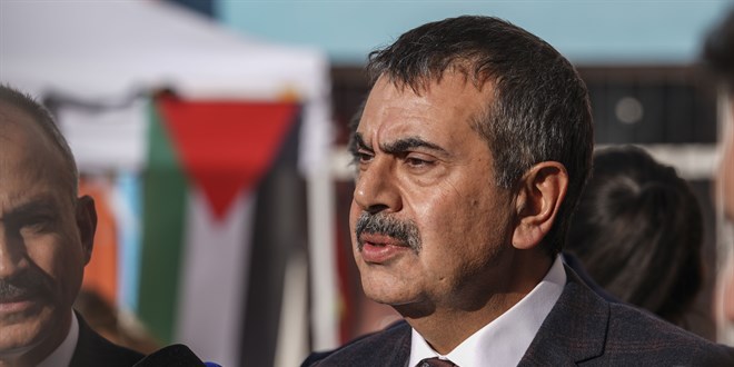 Bakan Tekin: Mazlumun yannda duran bir genlik yetitirmek istiyoruz