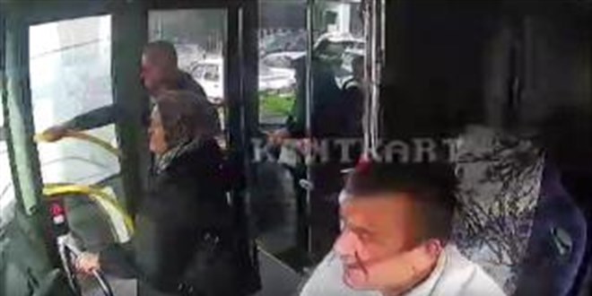 Otobüste rahatsızlanan yolcu için güzergahını değiştirdi, hastaneye yetiştirdi