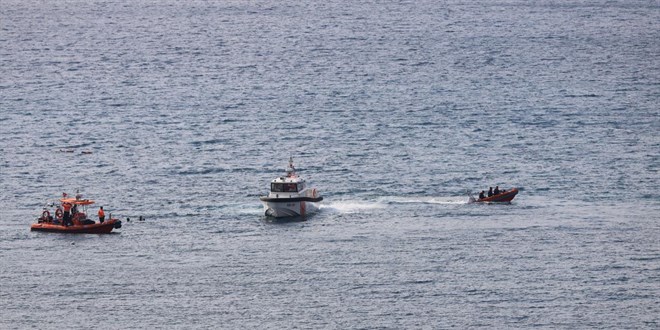 Bodrum'da dzensiz gmenleri tayan tekne batt: 17 kii ld