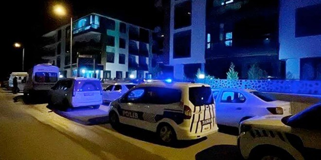 zmir'de dehet! Anne ve babasn ldrp intihar etti