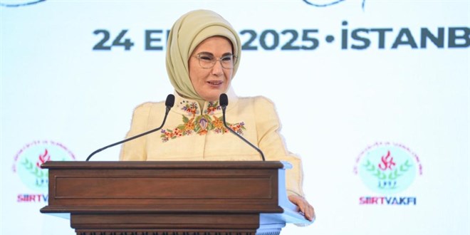 Emine Erdoan'dan 'Siirtlilerle Buluma' programna ilikin paylam