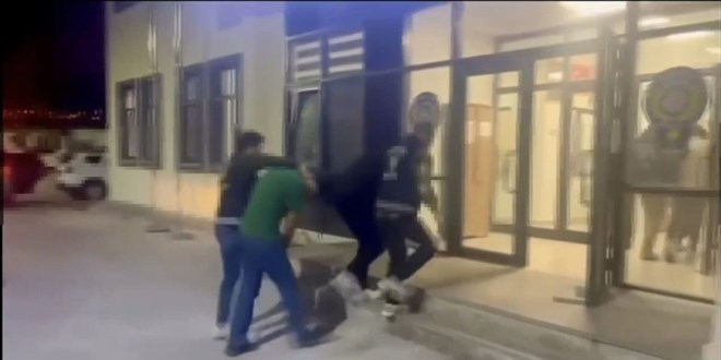 stanbul'da uyuturucu operasyonu: 4 pheli gzaltna alnd