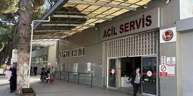 60 hastane personeli, gıda zehirlenmesi şüphesiyle acil servise başvurdu - Son Dakika Haber
