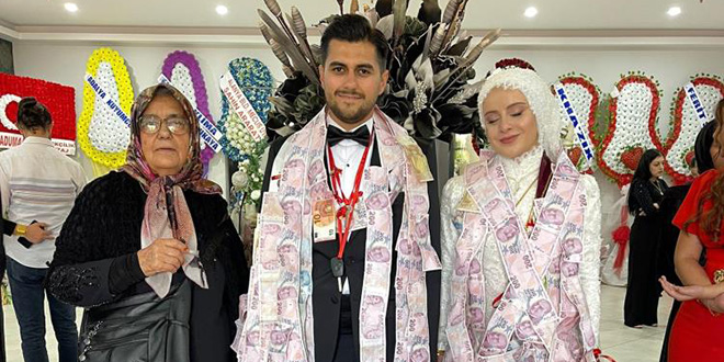 Babaanneden tek torununa takı sürprizi: Ev, araba, arsa - Son Dakika Haber