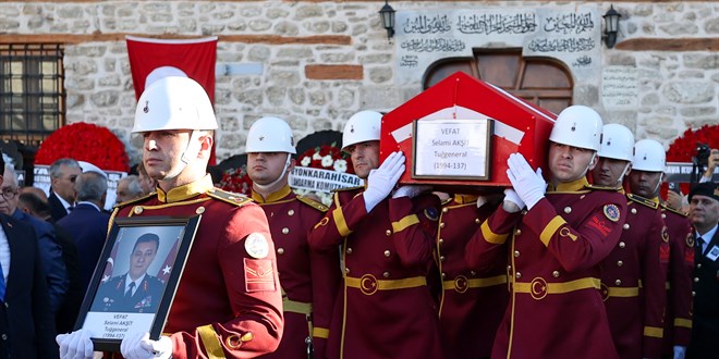 Jandarma KOM Daire Bakan Akit'in cenazesi defnedildi