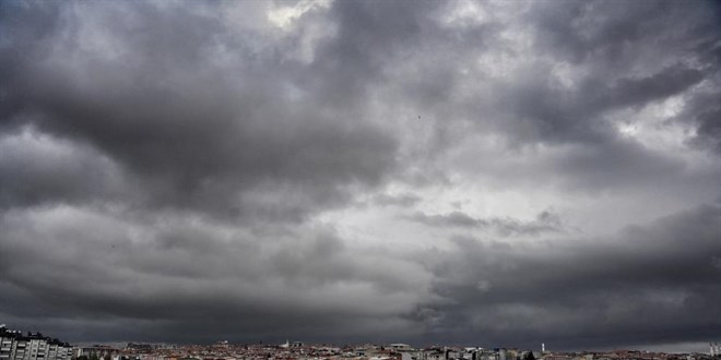 İstanbul'un üzerine kara bulutlar çöktü - Son Dakika Haber