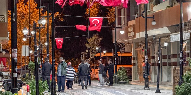 zmir Valisi Elban ve Manisa Valiliinden Balkesir'deki depreme ilikin aklama