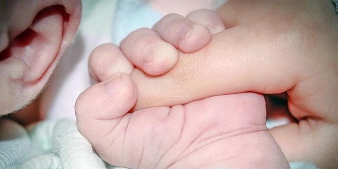 Hükümet düğmeye bastı: Anne ve babalar için doğum izni değişiyor!