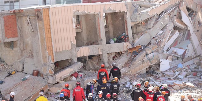 Kocaeli'de çöken binadan 1 kişinin cansız bedenine ulaşıldı - Son Dakika Haber