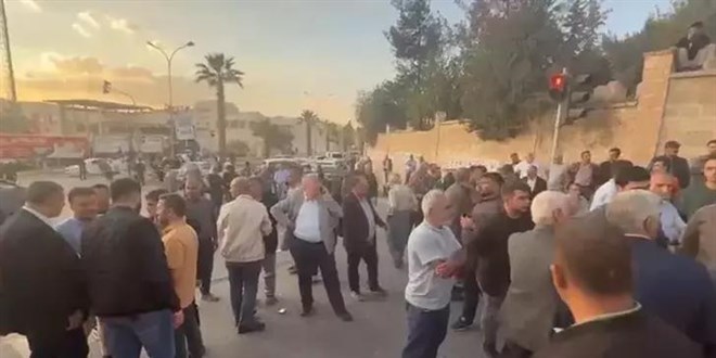 Cenaze defni srasnda 'park cezas' kavgas: 9 yaral - Son Dakika Haber