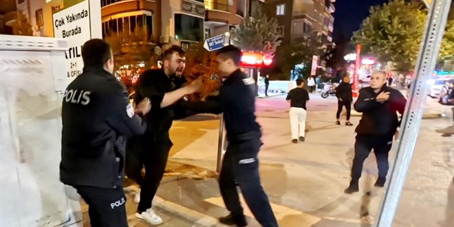 Yoldan geen aralara zarar verdi, polise direndi, 'ldrn beni' diye bard