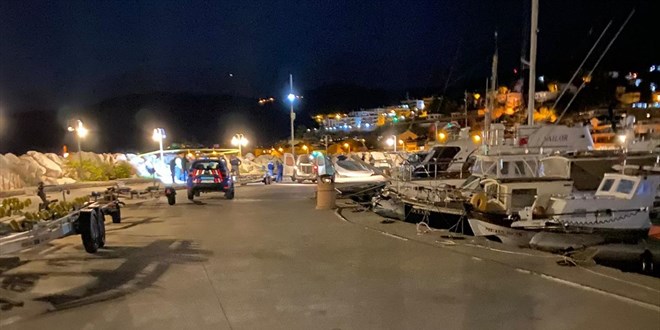 anakkale'de kayalklarda ceset bulundu