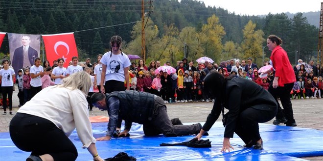 Cumhuriyet Bayramı gösterisinde duygulandıran anlar! - Son Dakika Haber