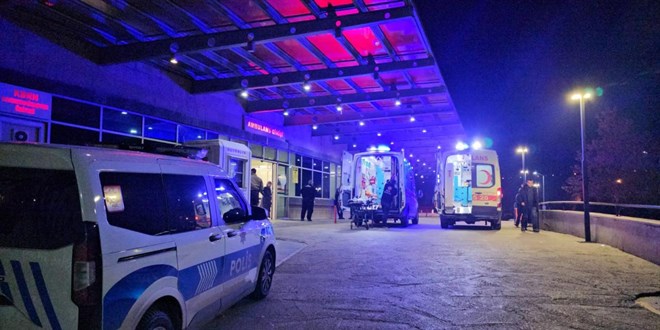 Çorum'da bıçaklı kavgada 2 kişi yaralandı - Son Dakika Haber