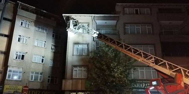 Gebze diken stnde! Bakan Kurum: 16 bina tahliye edildi