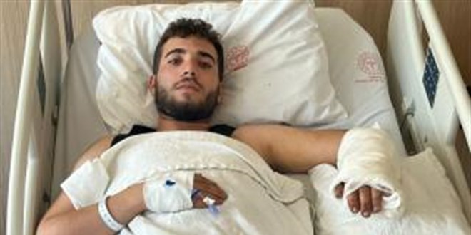 Köpek saldıran gencin kolunda doku ölmesi oluştu