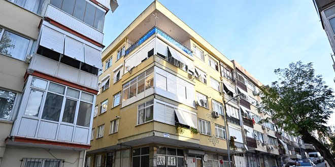 Vali Gl, Kartal'da kolonlarnda atlak nedeniyle boaltlan binay inceledi - Son Dakika Haber