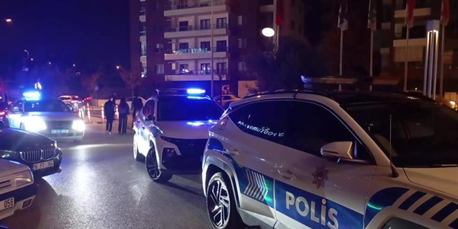 Silahn gstererek bekileri tehdit etti, gzaltna alnd