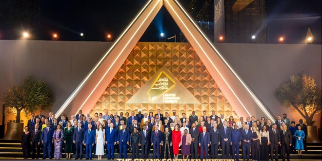 Bakan Ersoy, Byk Msr Mzesi'nin al trenine katld