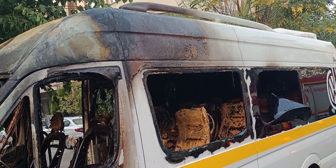 Manisa'da okul servisinde yangn kt