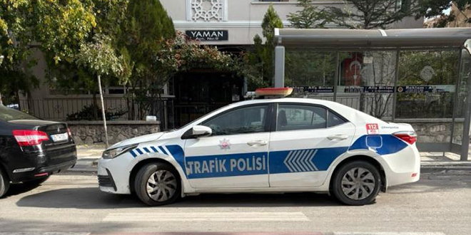 Vatanda ihbar etti, emniyet mdr talimat verdi: Polis otosuna ceza! - Son Dakika Haber