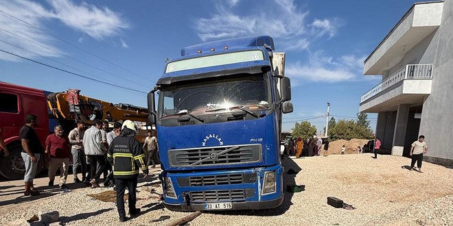 Tr lastiini deitirirken aracn altnda kald, yaamn yitirdi - Son Dakika Haber