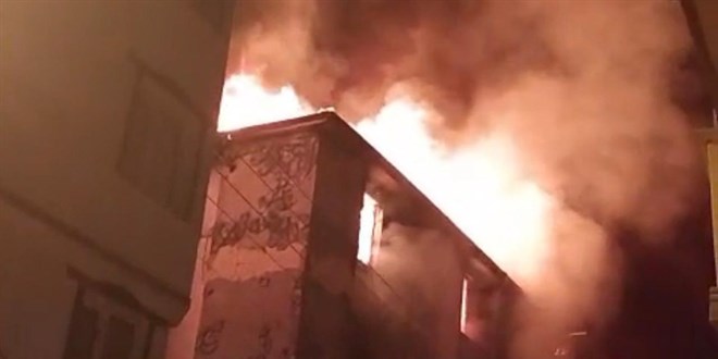 Gaziantep'te 4 katl rezidans alevlere teslim oldu - Son Dakika Haber