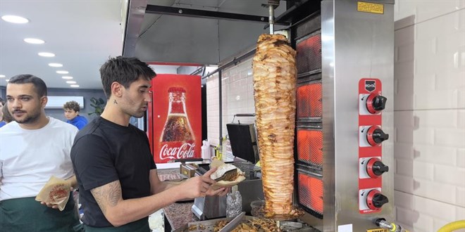 Beikta'n eski yldz futbolu brakt, dnerci oldu!