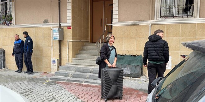 stanbul'da iki bina arasndaki istinat duvar kt