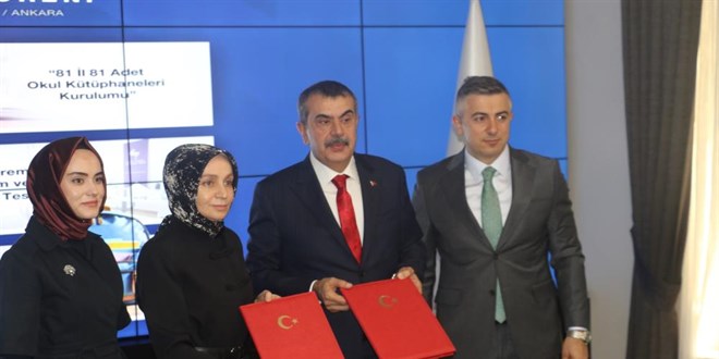 Protokol imzaland: 81 ile ktphane, 15 bin renciye krtasiye yardm!