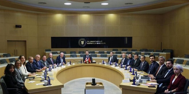 Bakan Bayraktar: Nkleer santrallerle ilgili grmelerimizi srdryoruz