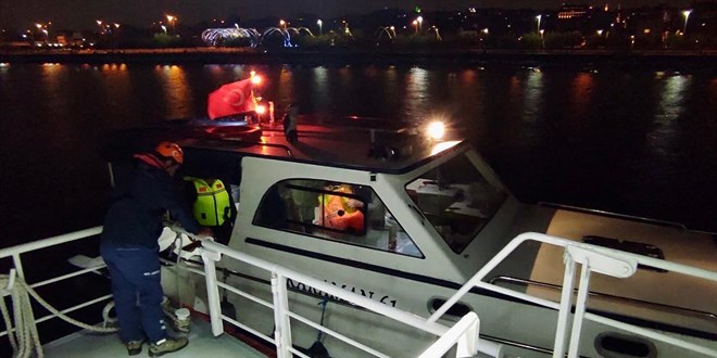 Marmara Denizi'nde srklenen teknedeki 4 kii kurtarld