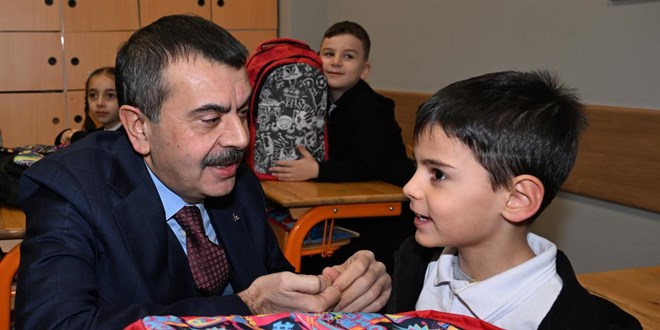 Bakan Tekin: Tatil dn okullarmzda byk bir heyecanla sizleri bekliyoruz