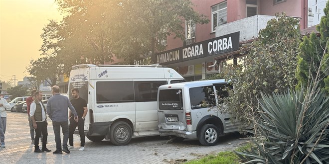 Kocaeli'de otomobil lokanta nndekilere arpt, 1 kii ld - Son Dakika Haber