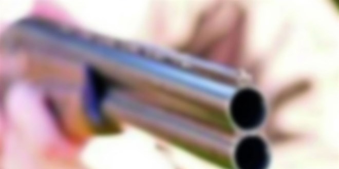 Adana'da parkta silahl saldr sonras yardma gelenlere kurun yad: 2 l 5 yaral