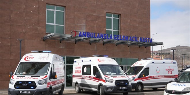 Ispanak sandklar ot, 'gzel avrat otu' kt: 11 kii zehirlendi - Son Dakika Haber