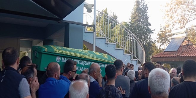 Traktrn altnda kalan emekli retmen hayatn kaybetti - Son Dakika Haber