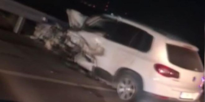 Ankara'da iki otomobil kafa kafaya arpt: 4 l, 3 yaral