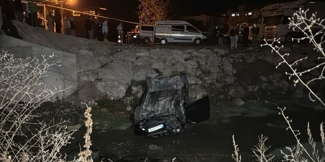 Kontrolden kan otomobil dereye utu: 1 l, 1 yaral