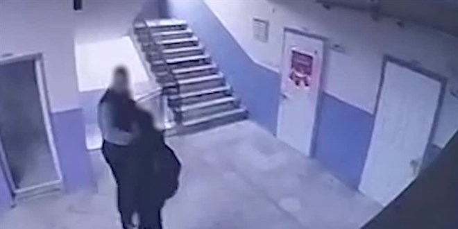 Otizmli renciyi merdivenden iten okul mdr tutukland - Son Dakika Haber