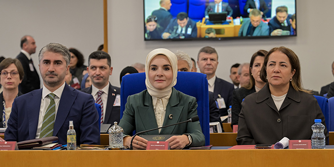 Bakan Gkta aklad: Sosyal medya kullanmna ya dzenlemesi geliyor - Son Dakika Haber