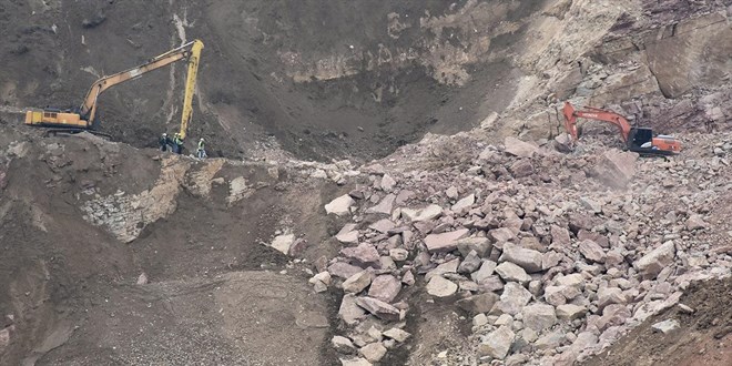 Ta oca antiyesinde gk altnda kalan iinin cansz bedenine ulald